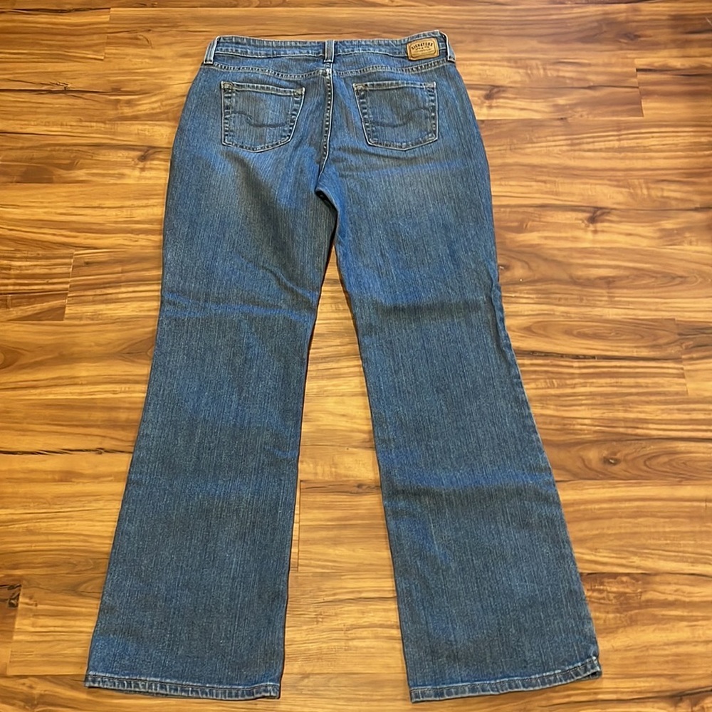 Signature Levi’s Mid Rise Bootcut Jeans - Picture 5 of 5